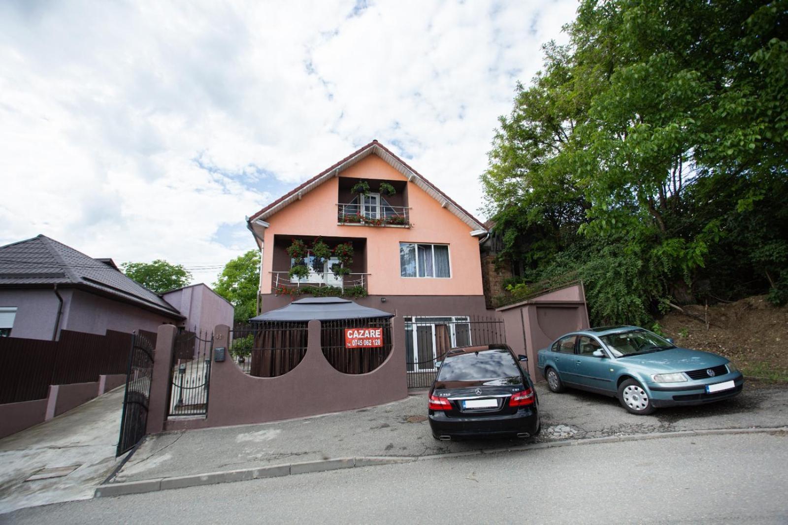 Casa Riana Privatunterkunft *